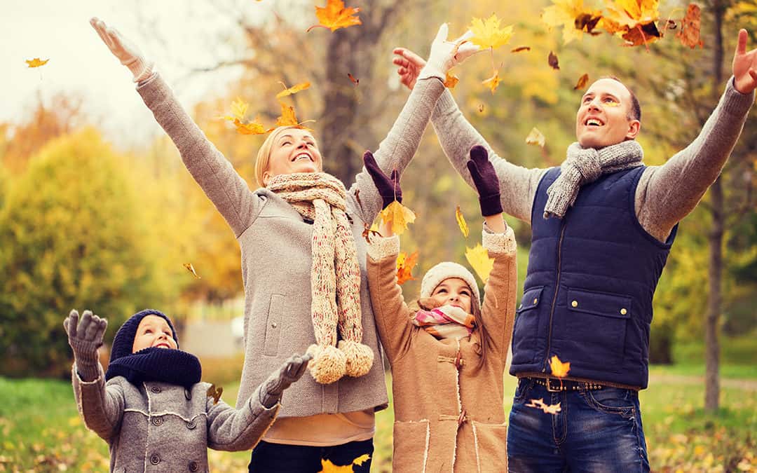 Fun Fall Family Photo Ideas